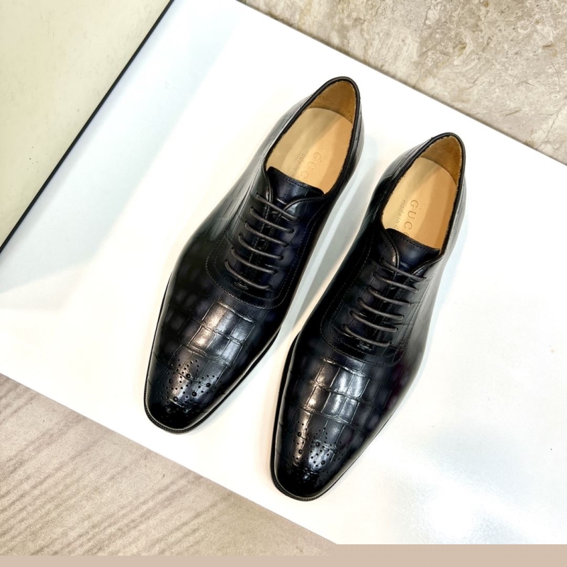 G*u*i leather shoes